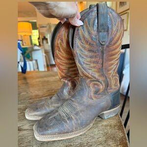 Men’s Ariat cowboy boots
